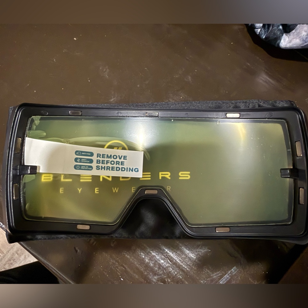 Blenders Eyewear Nebula Goggles with Low Light Lens Fitz II - Picture 3 of 7